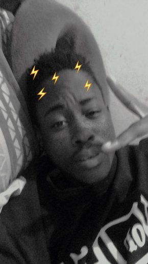 Salut je suis à la recherche d’une fille bien et qui à peut-être mon âge 