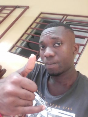 Je cherche une relation sérieuse avec une fille belle et attentionnée 