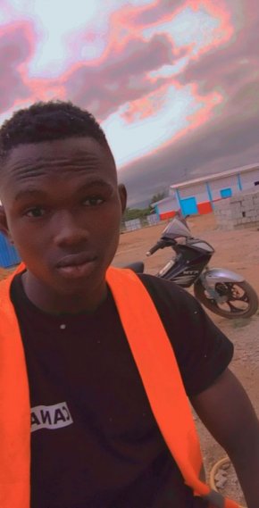Célibataire sans enfants, habite à bingerville en cité 