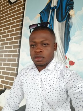 Une fille respectueuses, pas orgueilleuse, fidèle et aimable. 