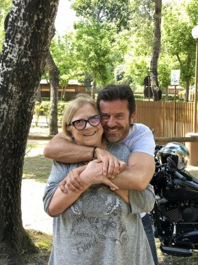 je suis recherche d'un homme qui je peut donner mon cœur  une relation sérieux  et  base sur la  et 