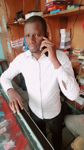 Jeune mec recherche relation sérieuse Dieu fais Grâce 