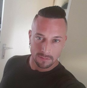 Je suis à la recherche d'un homme sérieux célibataire pour une relation sérieuse et durable 