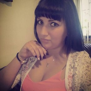 moi je cherche tout d'abord a entamer une relation sincères avec la bonne personne 