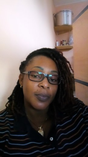 Jeune femme célibataire a la conquête d’un amour immense 