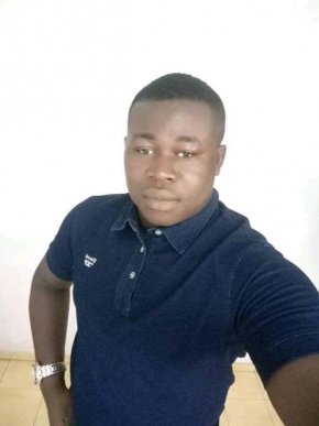 Je suis ange Kévin kouadio domicilié a Abidjan koumassi et célibataire 