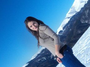 Je suis réservée, dynamique, aventurière, passionnée, chevaleresque, un soupçon 