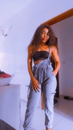Je cherche un homme serieux et sincére attentioné avec qui partager ma vie 