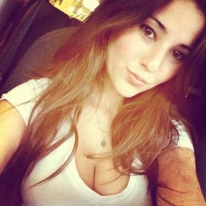 Je suis une femme simple a découvrir et de plus je n'aime pas les homme pervers .