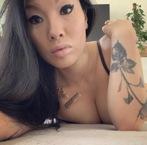 Brendy popose ses services.  Pas timide et sans tabou.  Je suis disponible 