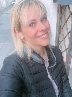 Je suis une femme sincère , honnête et sérieuse qui recherche une relation sérieuse et durable basée