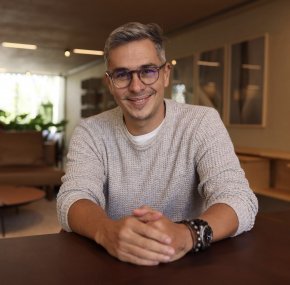 Je suis ici pour rechercher une personne de belle intérieur et de bonne moralité.