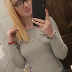 je suis a la recherche
d'un homme pour fais ma
vie je neveux pas des baux
parleurs 