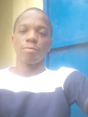 Je cherche une femme  honnête sur  qui  je peux tout partager