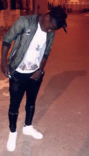 Coure blanc l'homme sérieux cool et bien Tolède a la recherche d'une bonne femme gentil et sympa