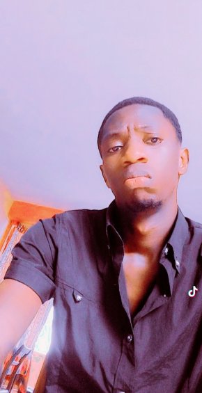 Gentleman beau gosse charmeur chou de tout les nana ?