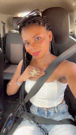Bonsoir à tous je me nomme Doriane je suis nouvelle ici 