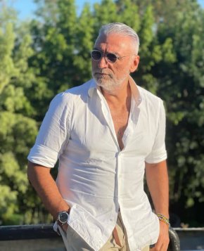 Je veux faire des rencontres et jaime trouve une femme honnête et dulcinée 