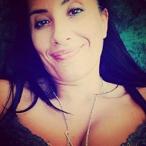 Je recherche une vraie relation sérieuse , avec la confiance pour le restant de ma vie.
