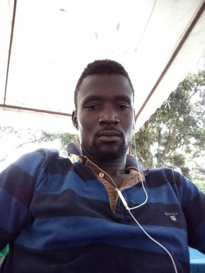 coucou bonsoir je me nomme evariste je recherche une femme pour faire ma vie ???
