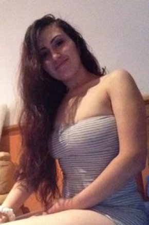 Chaque jour qui passe fait que je t'aime d'avantage et je ne pensais pas un jour ... Pour toute la v