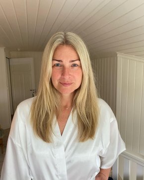 Salut je suis Françoise Mercadier âgé de 43 ans et j'ai un fils de 10 ans