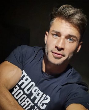 Je recherche une relation sérieuse durable basé sur la confiance et l’amour sincère honnête 