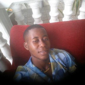 je suis à la recherche d'une femme qui m'aimeras comme je suis bisous