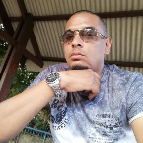 je cherche femme malgache célibataire et qui veut un amour sincère 