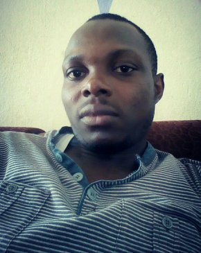 Jeune homme attentionné, travailleur, combatif,  élégant, humble, respectueux, sensible, intelligent