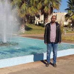  je me présente un homme de 42 ans célibataire ingénieure d’état en hydraulique de la wilaya de Béch