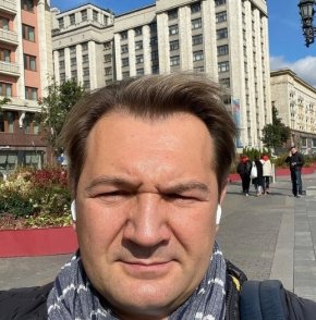 Je suis à la recherche d'une femme sérieux sincère et honnête. Peux importe l'âge 