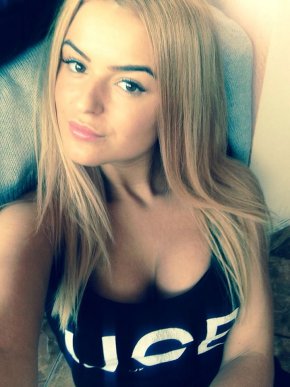 Recher une relation serieuse et coquine sans perversité pendant nos discussions ici sur ce site de r