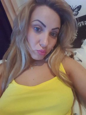 je suis a la recherche d'une relations baser sur la confiance 
