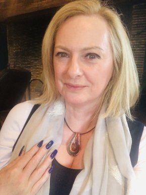 Coucou je me nomme Jacqueline et je suis nouvelle !