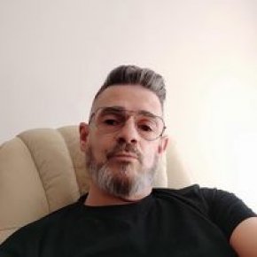 je suis a la recherche d'une femme sérieuse et sincère 