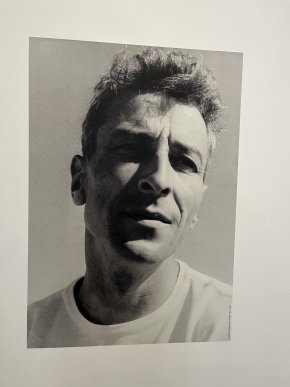 Homme respectueux , tolérant , généreux et bon vivant . Très coquin 
