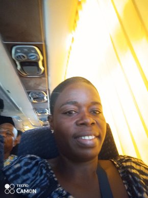 je suis Léa Ivoirienne vivant en Côte d'Ivoire cherche un homme blanc pour une relation serRecherche