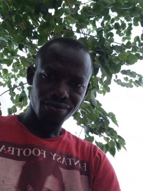 A la recherche de ma moitié sérieuseetsincère. ,