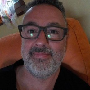 Salut comment allez vous j'espère que je ne vous dérange pas?