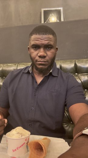 gentil et sympathique sans prise de tête mais surtout calme 