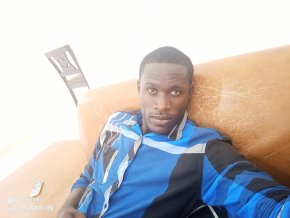 Je suis à la Recherche une femme célibataire à pointe noire