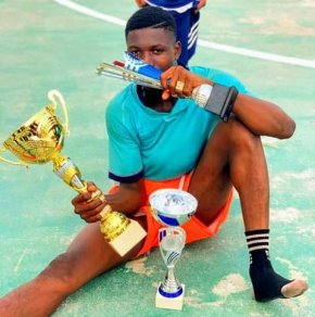 Meilleur handballeur toujours dans le sport,la musique et la littérature