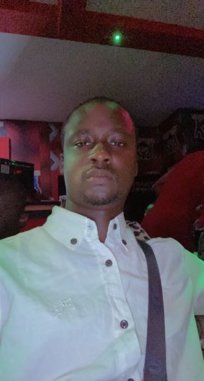 Homme ambitieux à la recherche d’une femme 