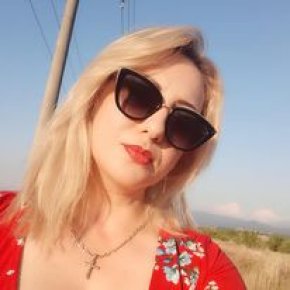 Moi je suis une femmes sérieux et sincères qui est a la recherche d'un ame Soeur 