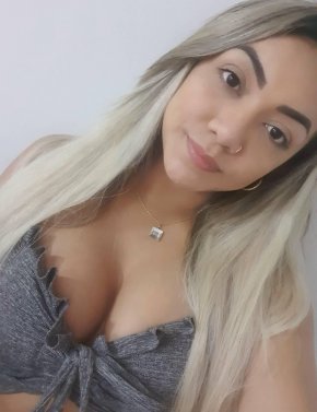 amour de ma vie je suis sympa drôle amoureuse recherche d'un homme pour une belle relation sérieuse 