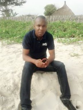 Salut a tous je suis a la recherche de mon âme soeur peut être que je vais la trouver ici