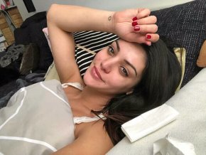 Jeune fille Ivoiro-Francaise Sexy, intelligente et ambitieuse. Bisou