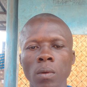 Je cherche une femme pour être en couple.une femme  dont le respect le courage l'amour sont ses prio