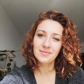 Je suis une femme sympa tranquille calme attentionnée gentille et simple